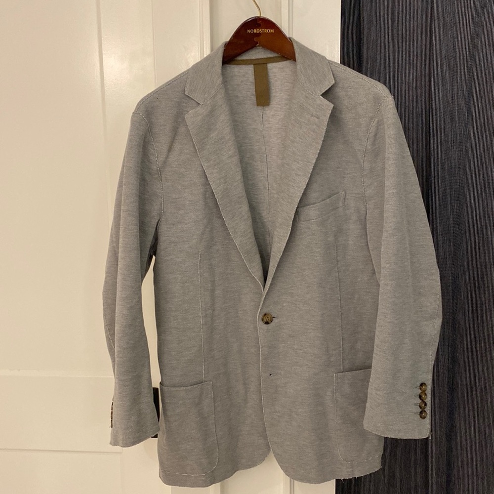 Eleventy unstructured sports coat.  Italian 56, US 46.  Light gray.